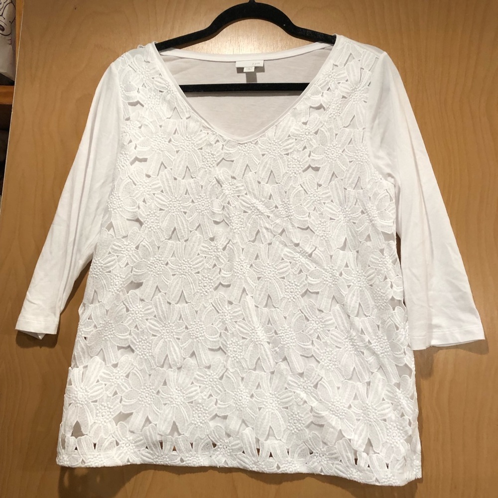 J Jill Top with flower lace detail in white. Size MP - Picture 4 of 16